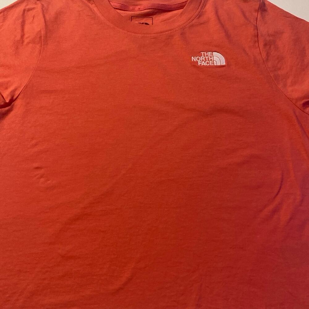 Women’s XXL The North Face tee